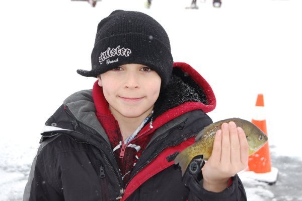 Image: Eisklarespiel - Das neue Online-Eisangeln-Spiel in Deutschland ist da!